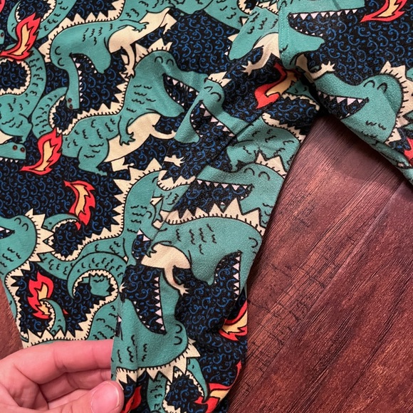 LuLaRoe Dragon Leggings, Tall & Curvy (TC) - Picture 4 of 7